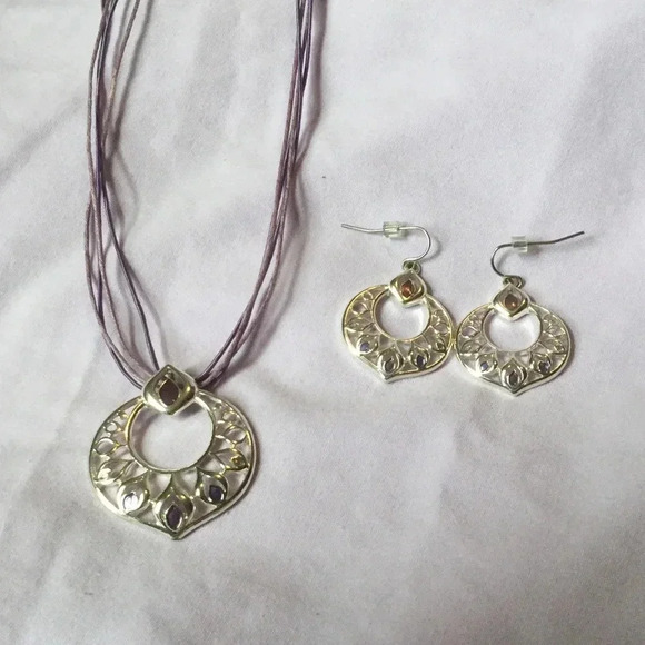 Purple‎ necklace & earring set - Picture 1 of 4